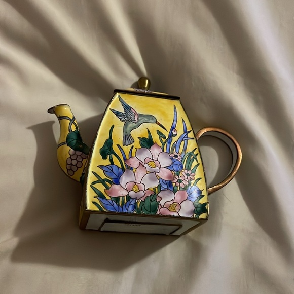 Kelvin Chen miniature hummingbird teapot - Picture 4 of 9